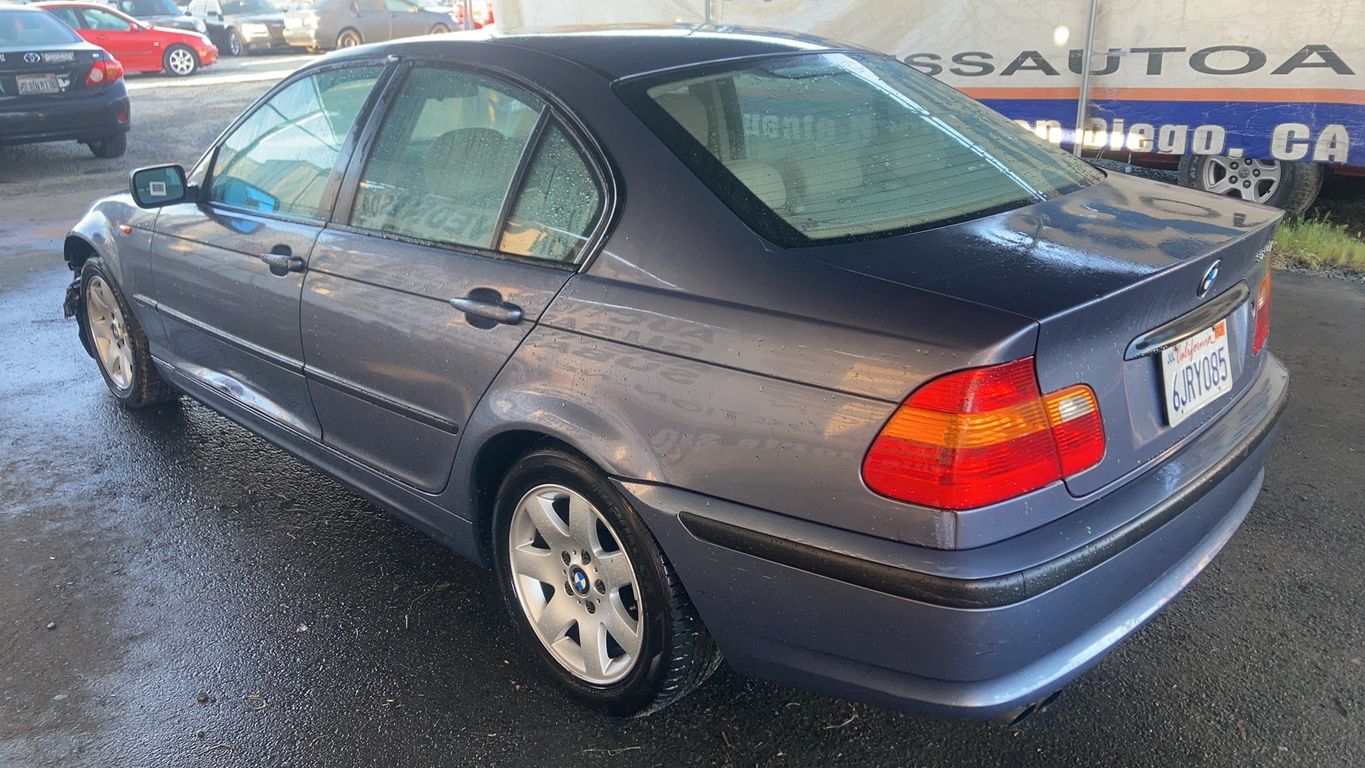 2005 BMW 3 Series 2