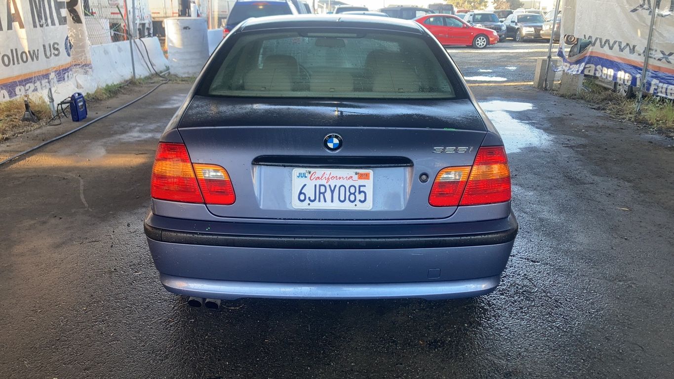 2005 BMW 3 Series 6