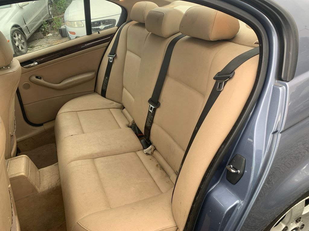 2005 BMW 3 Series 8