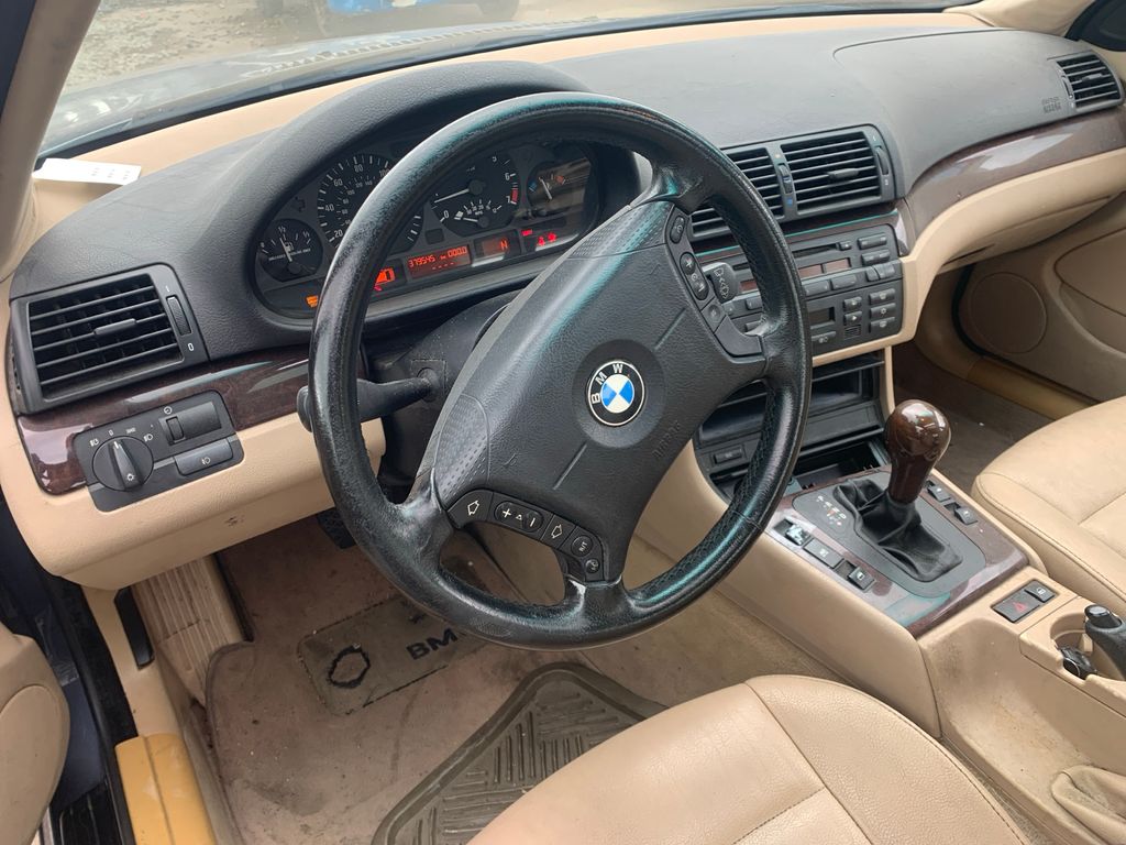 2005 BMW 3 Series 10