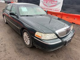 2003 Lincoln Town Car