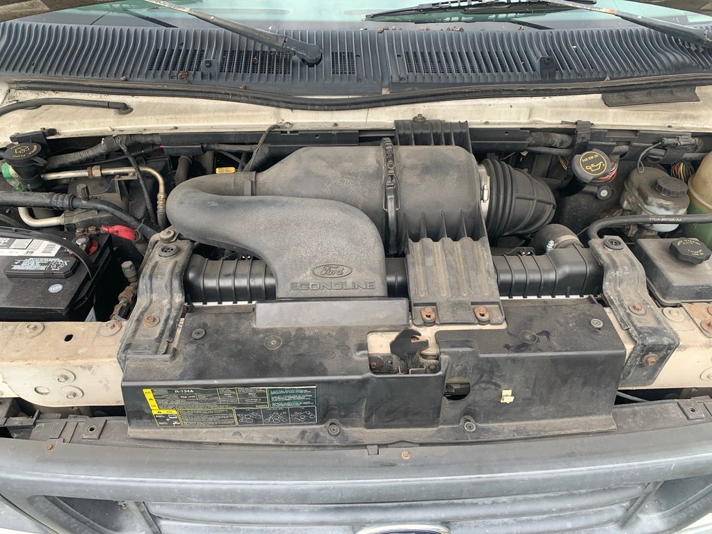 2003 Ford E250 Vans 8