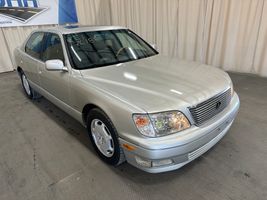 2000 Lexus LS 400