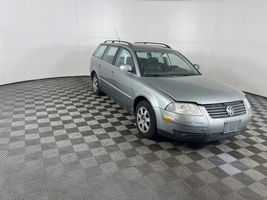 2005 VOLKSWAGEN Passat