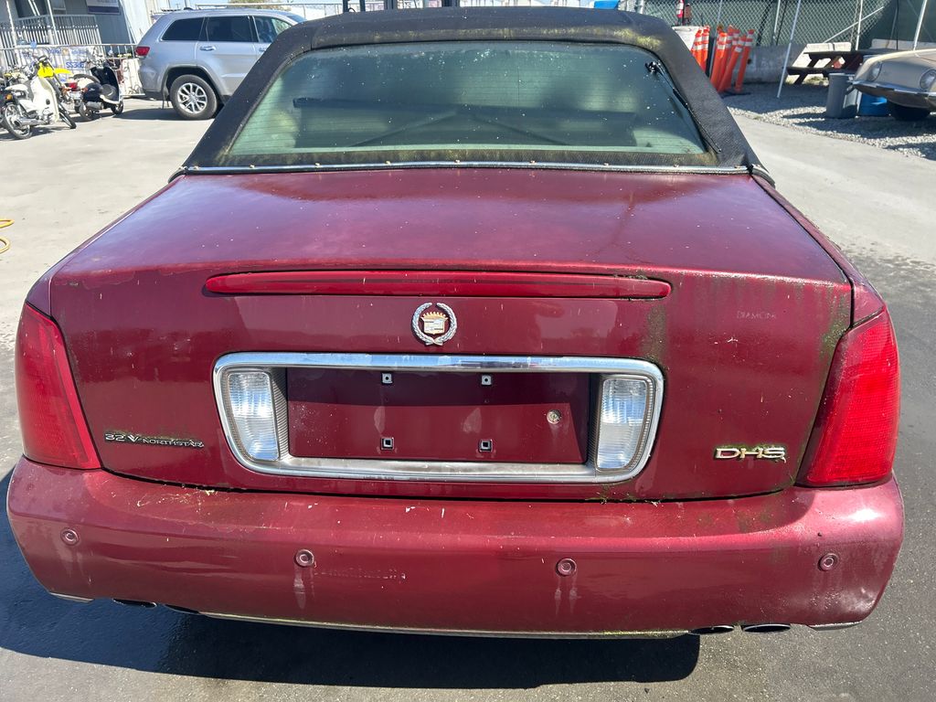 2001 Cadillac DeVille 6