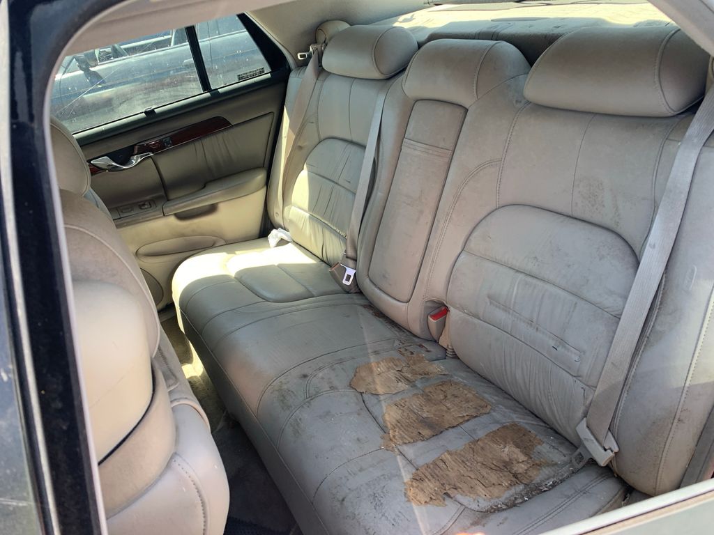 2001 Cadillac DeVille 8