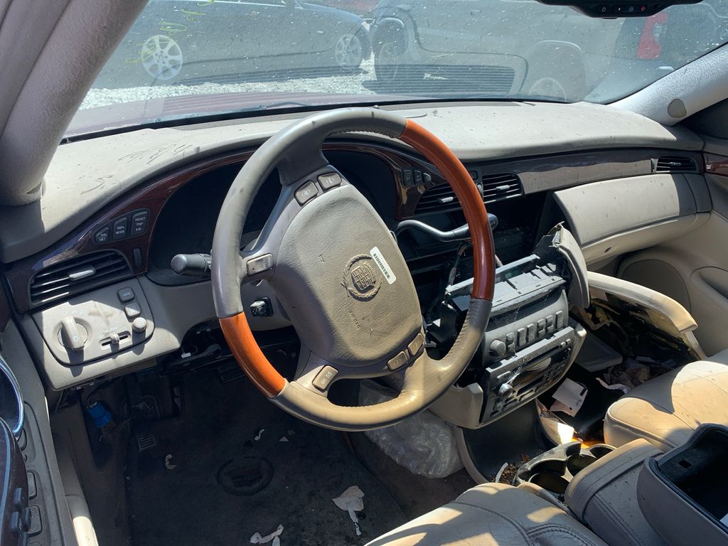 2001 Cadillac DeVille 10