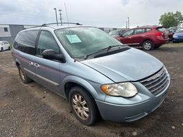 2005 Chrysler Town & Country