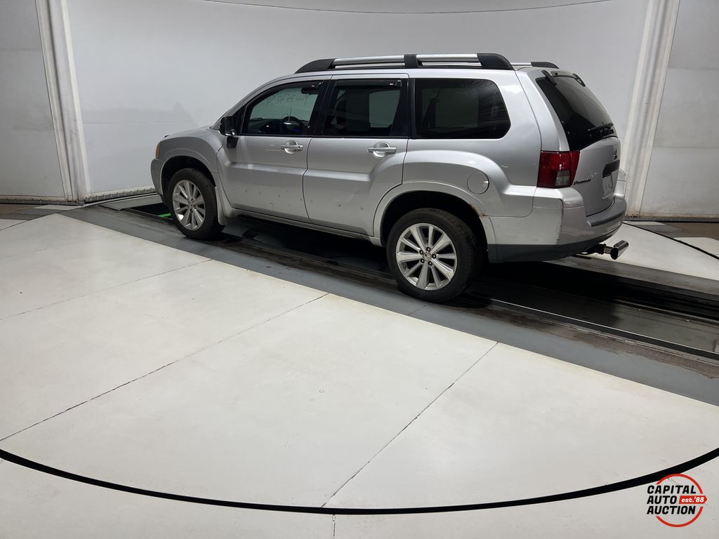 2006 Mitsubishi Endeavor 2