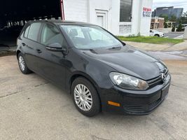 2011 VOLKSWAGEN Golf