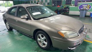 2004 Ford Taurus