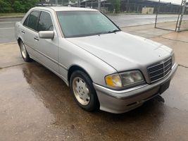2000 Mercedes-Benz C-Class