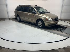 2007 Hyundai Entourage