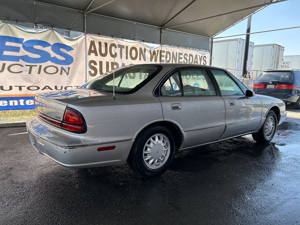 1997 Oldsmobile 88 3
