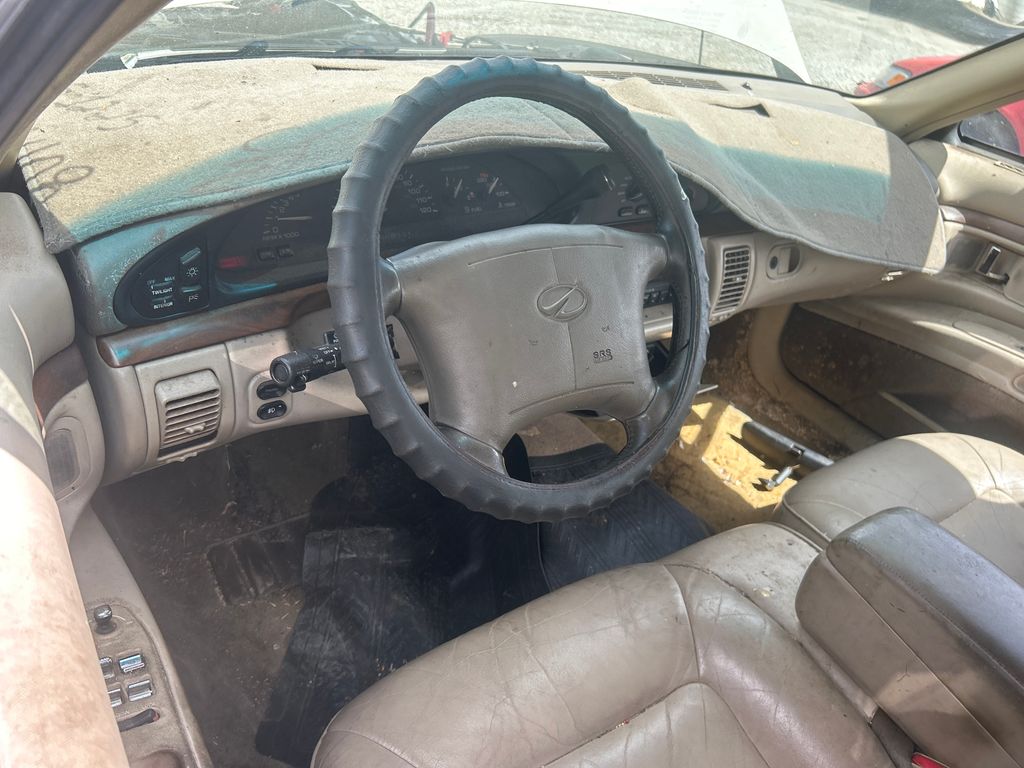 1997 Oldsmobile 88 10