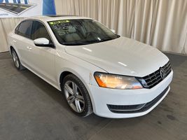 2014 VOLKSWAGEN Passat