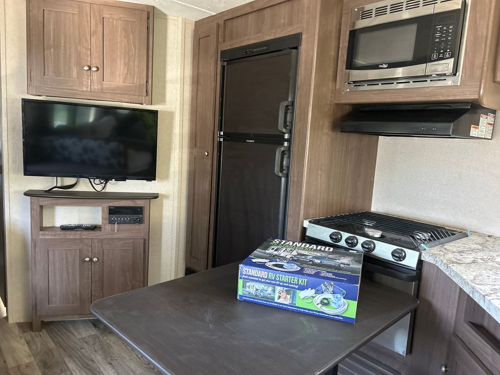 2018 Keystone HIDE 8