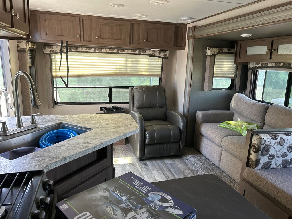 2018 Keystone HIDE 7