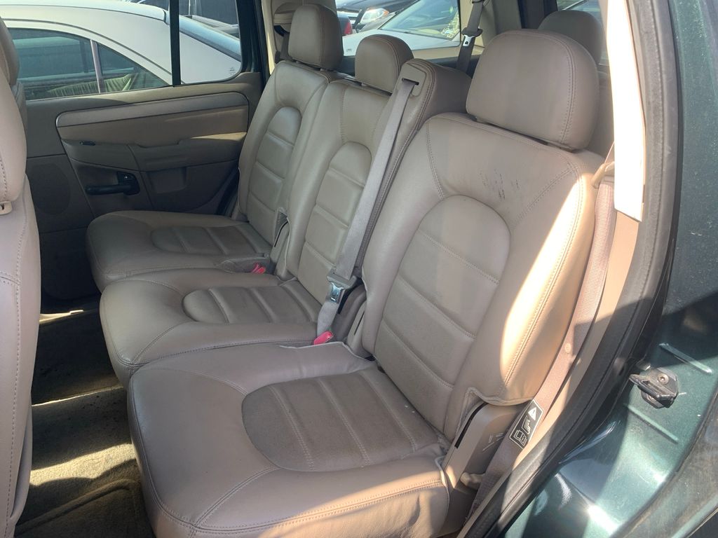 2003 Ford Explorer 8