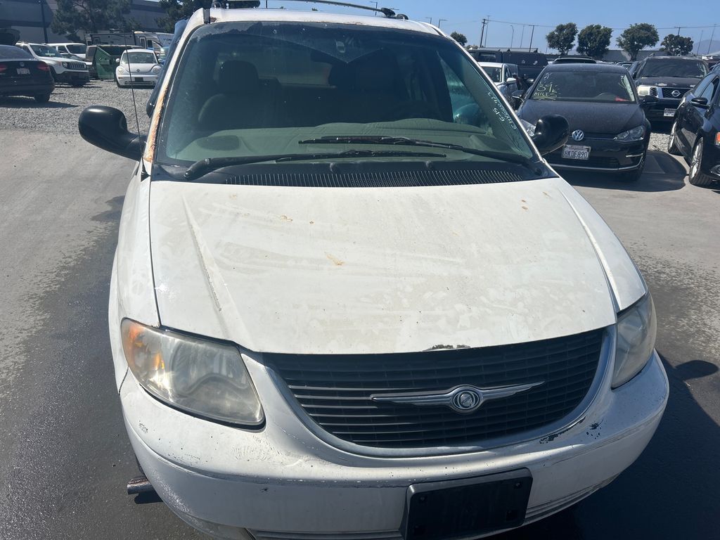 2003 Chrysler Town & Country 4