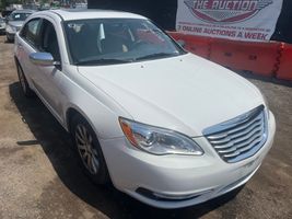 2013 Chrysler 200