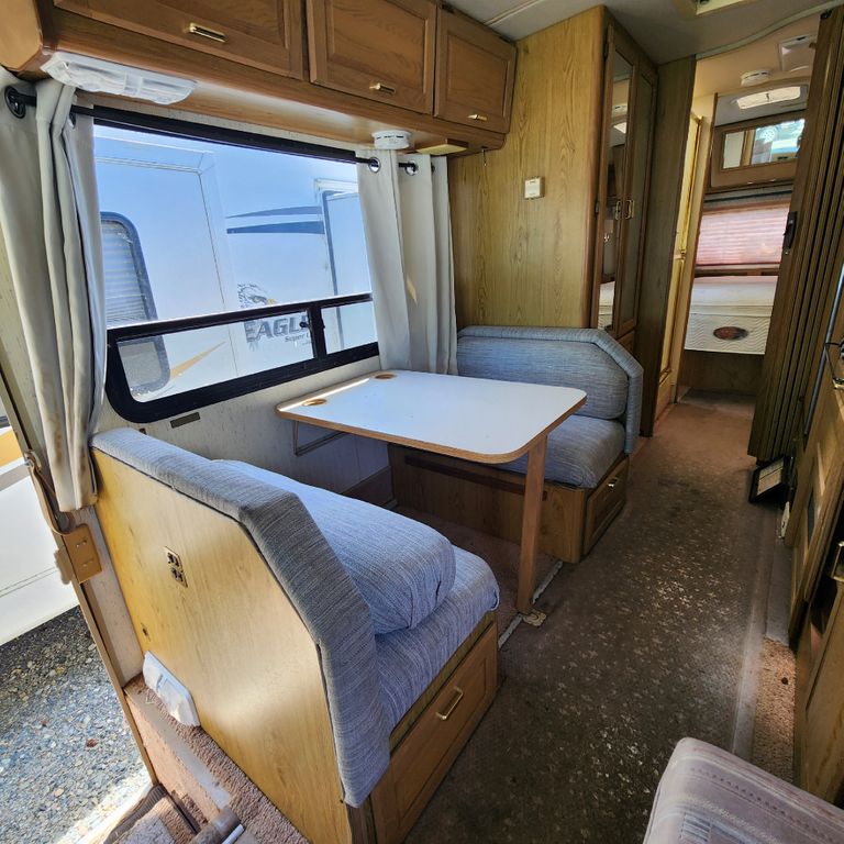 1989 WINNEBAGO SUPERCHIEF 9