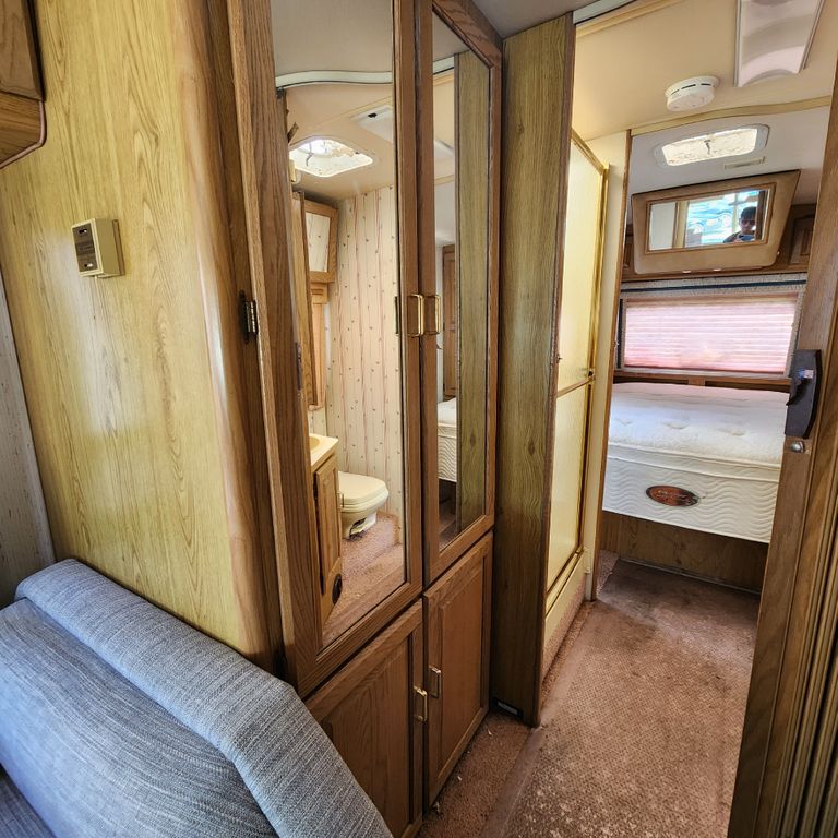 1989 WINNEBAGO SUPERCHIEF 11