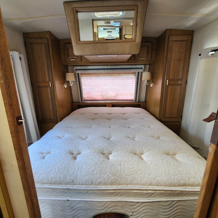 1989 WINNEBAGO SUPERCHIEF 12