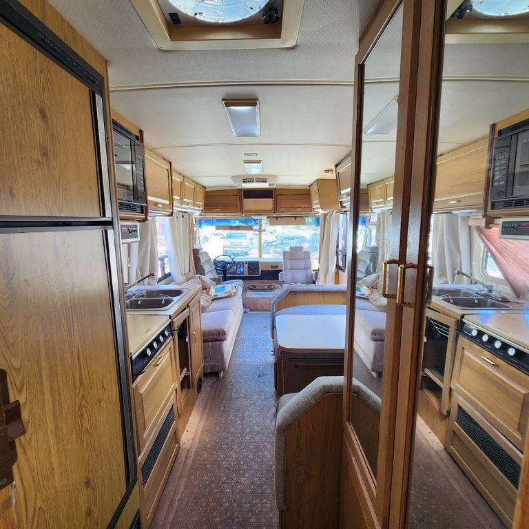 1989 WINNEBAGO SUPERCHIEF 15