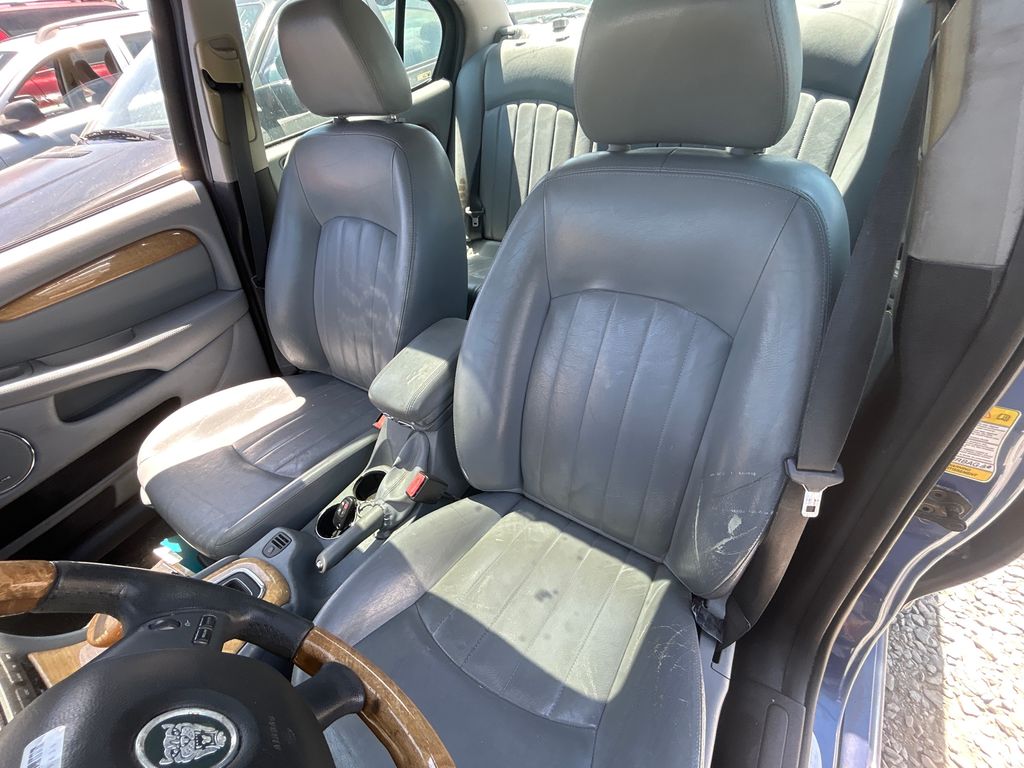 2004 Jaguar X-Type 7