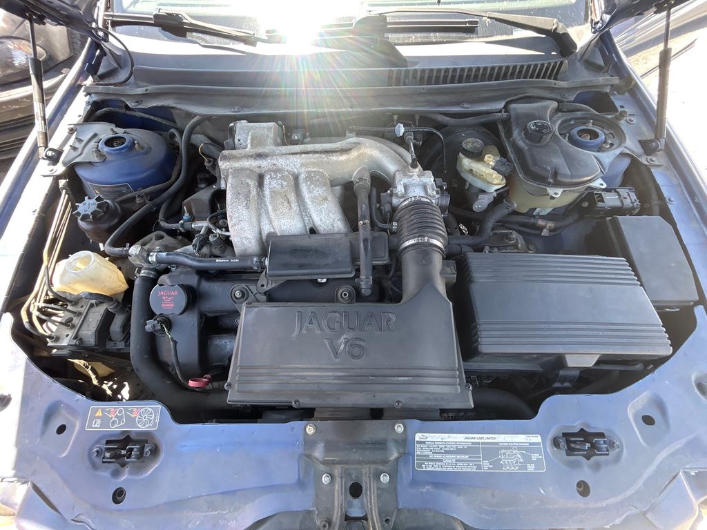2004 Jaguar X-Type 9