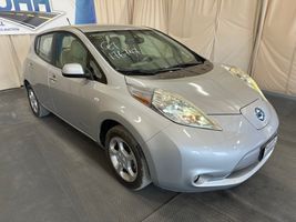 2011 NISSAN LEAF