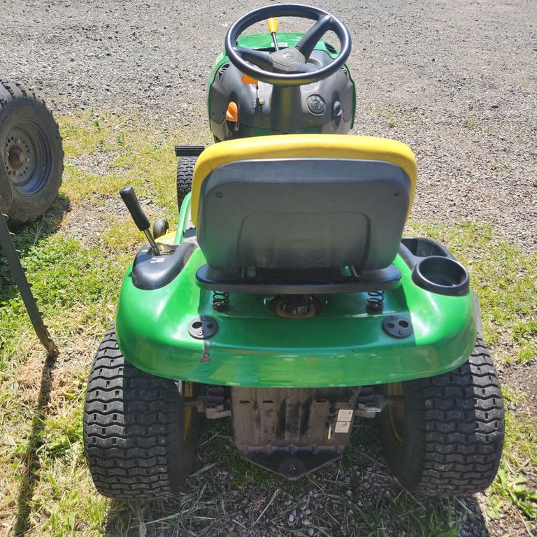 2008 John Deere L110A 5