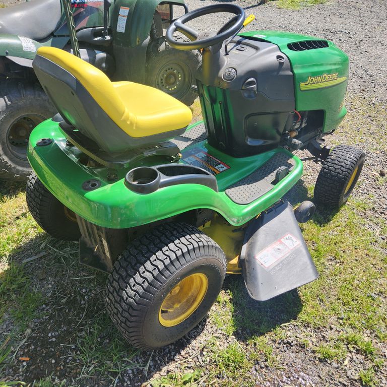 2008 John Deere L110A 2