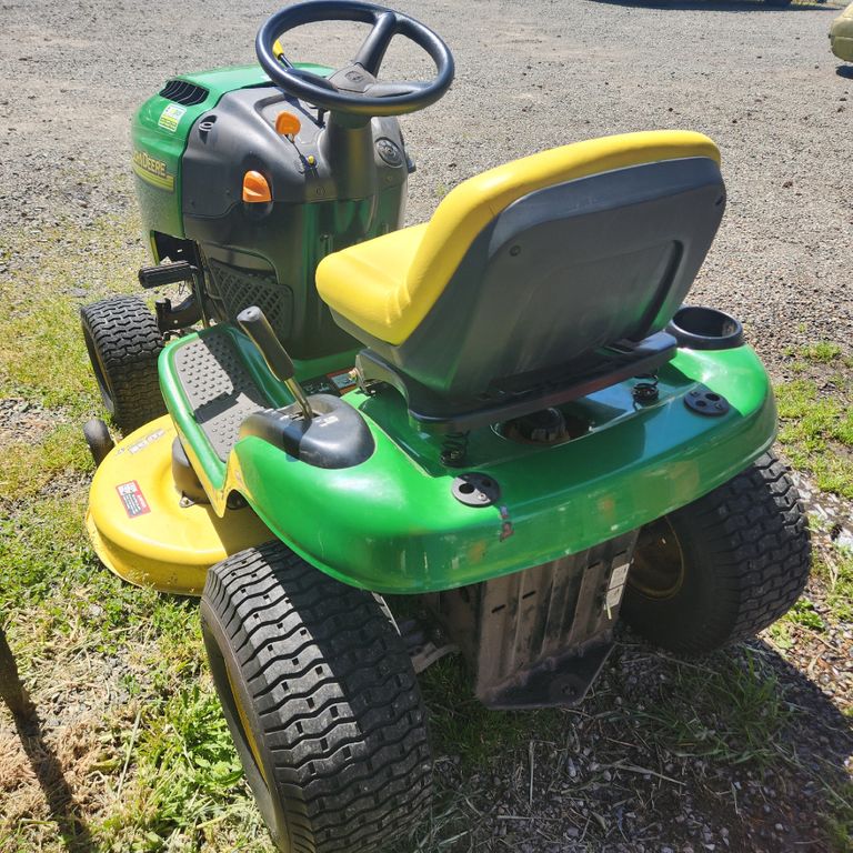 2008 John Deere L110A 3