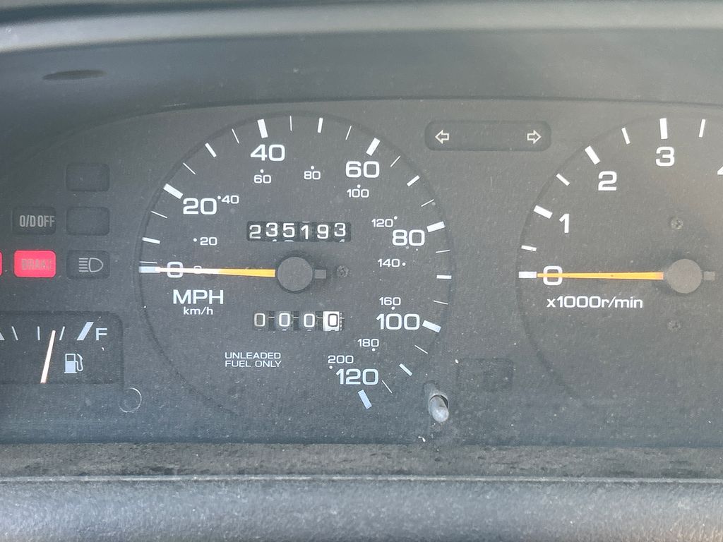 1997 NISSAN Altima 4