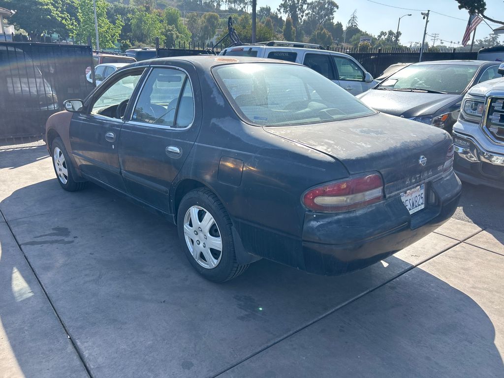 1997 NISSAN Altima 2