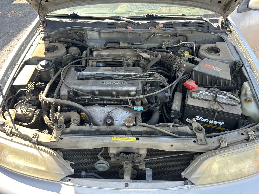 2002 Infiniti G20 9
