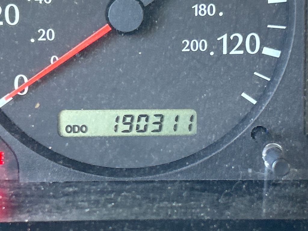 2002 Infiniti G20 4