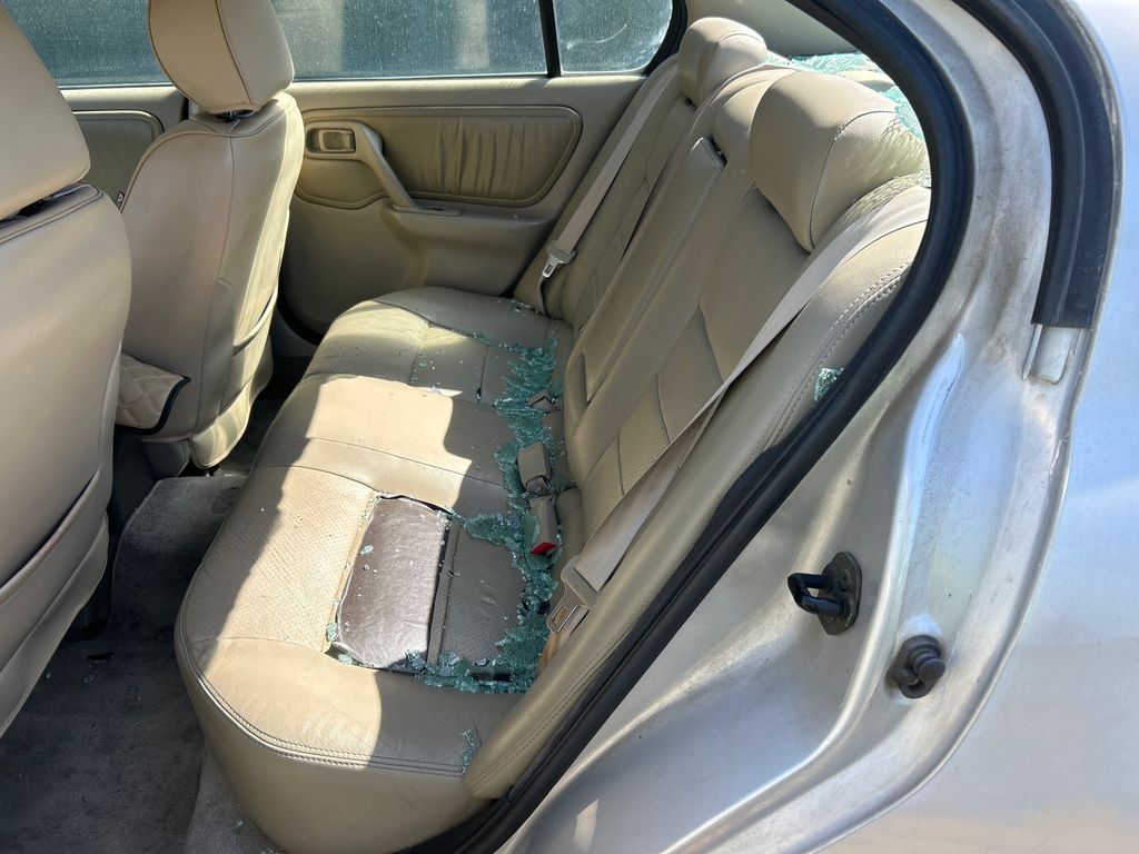 2002 Infiniti G20 8