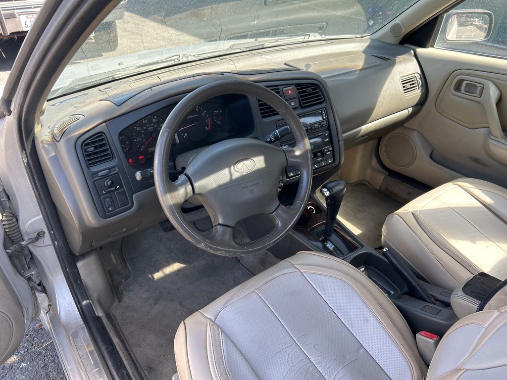 2002 Infiniti G20 10