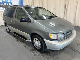 1998 Toyota Sienna