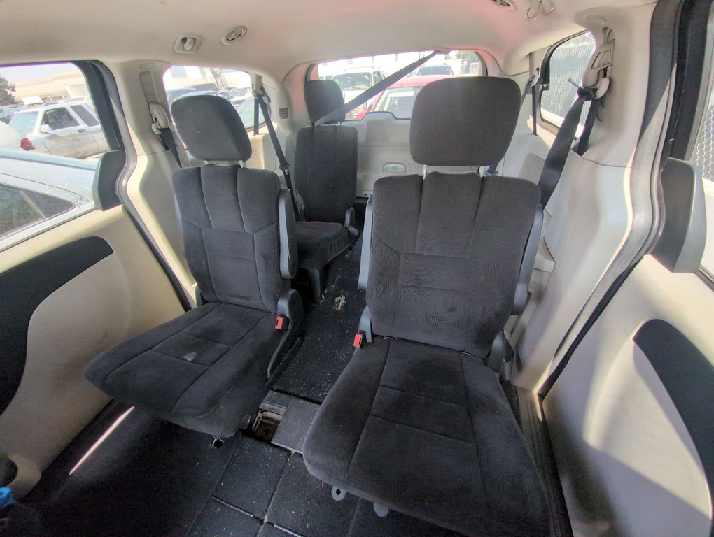 2013 Dodge Grand Caravan 8