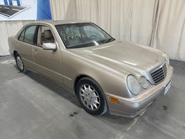 2000 Mercedes-Benz E-Class
