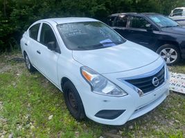 2015 NISSAN Versa