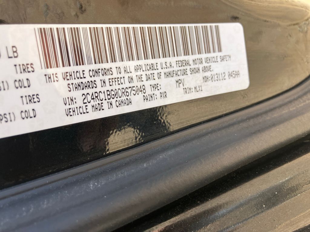 2013 Chrysler Town & Country 11