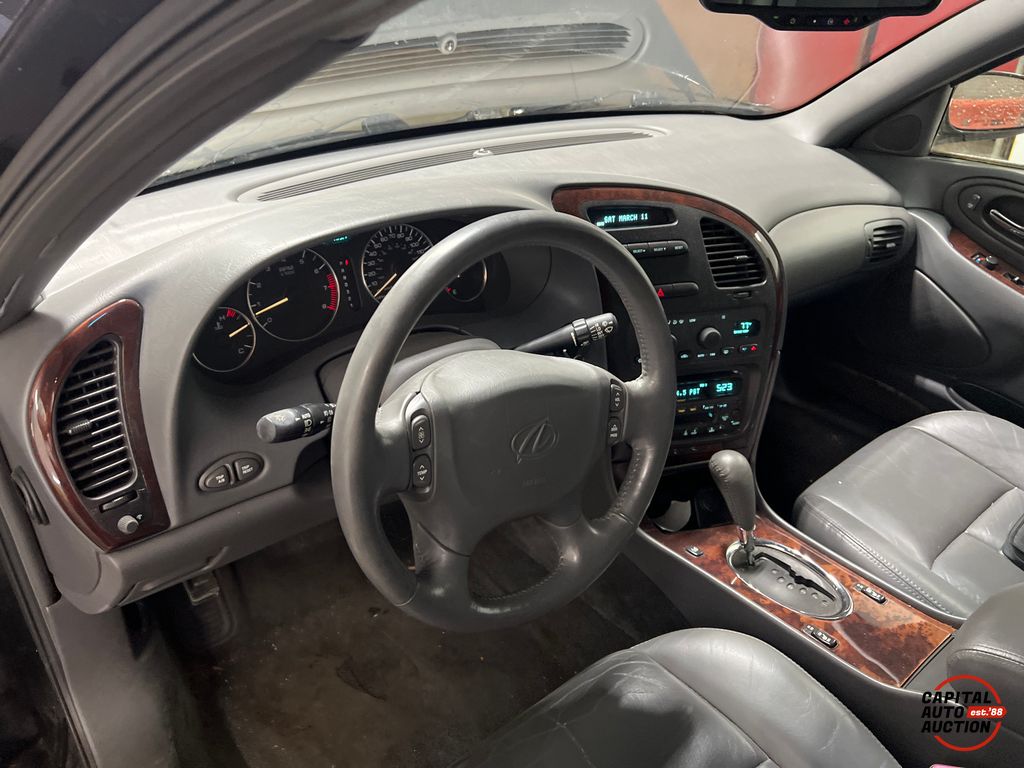 2002 Oldsmobile Aurora 10