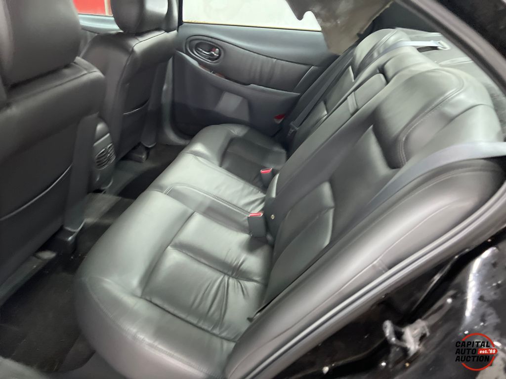 2002 Oldsmobile Aurora 8