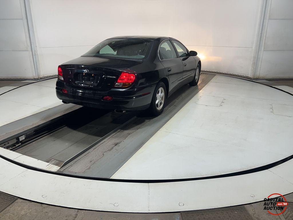2002 Oldsmobile Aurora 3