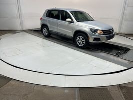 2012 VOLKSWAGEN Tiguan